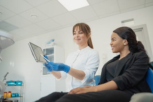 Care for Your Teeth: Choosing a Skilled Cosmetic Dentist